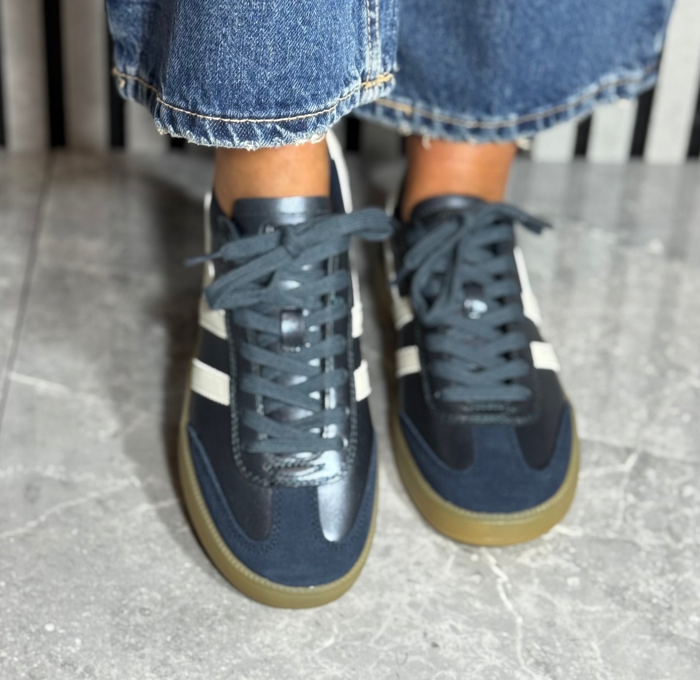 Gola - 'Viper Metallic' Navy/Off White/Gum Sole Trainer