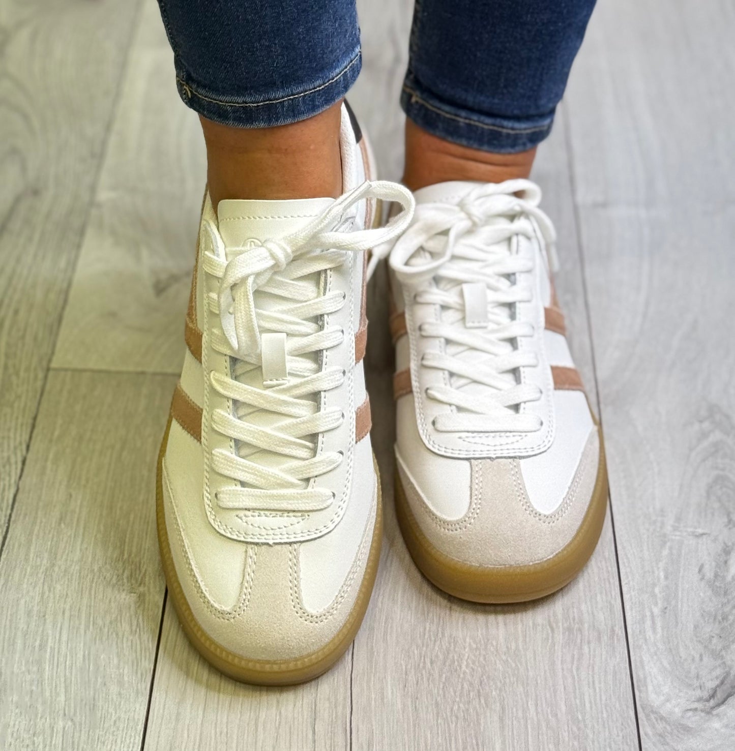 Gola - ‘Viper’ White/Cameo/Dark Brown Gum Sole Trainer
