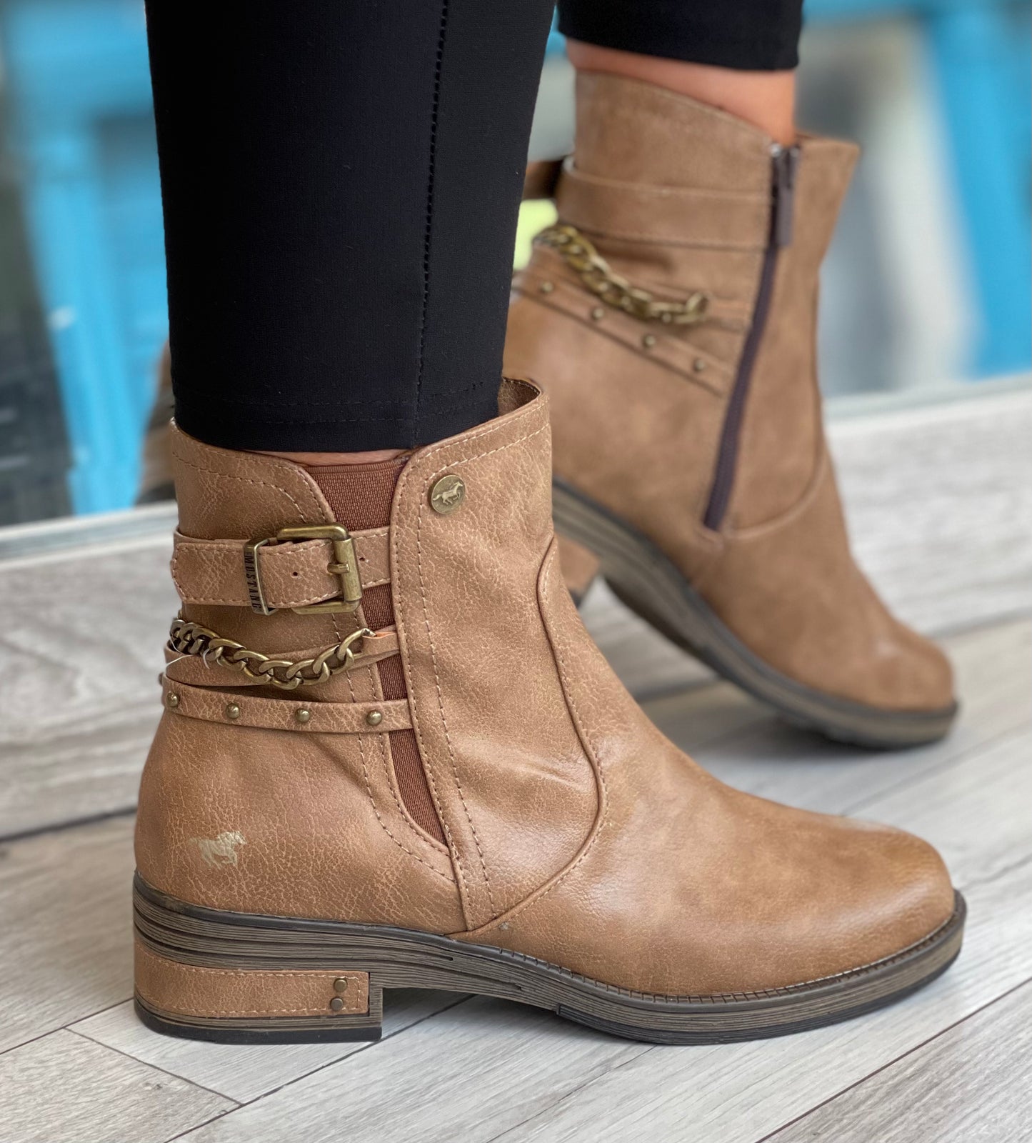 Mustang - Taupe Chain Detail Boot