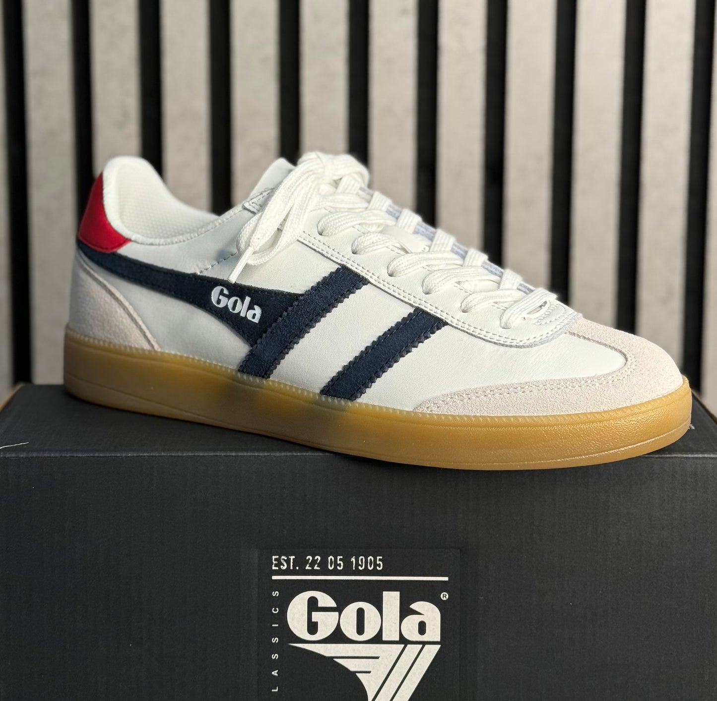 Gola - Mens 'Viper' White/Navy/Red Leather Gum Sole Trainer