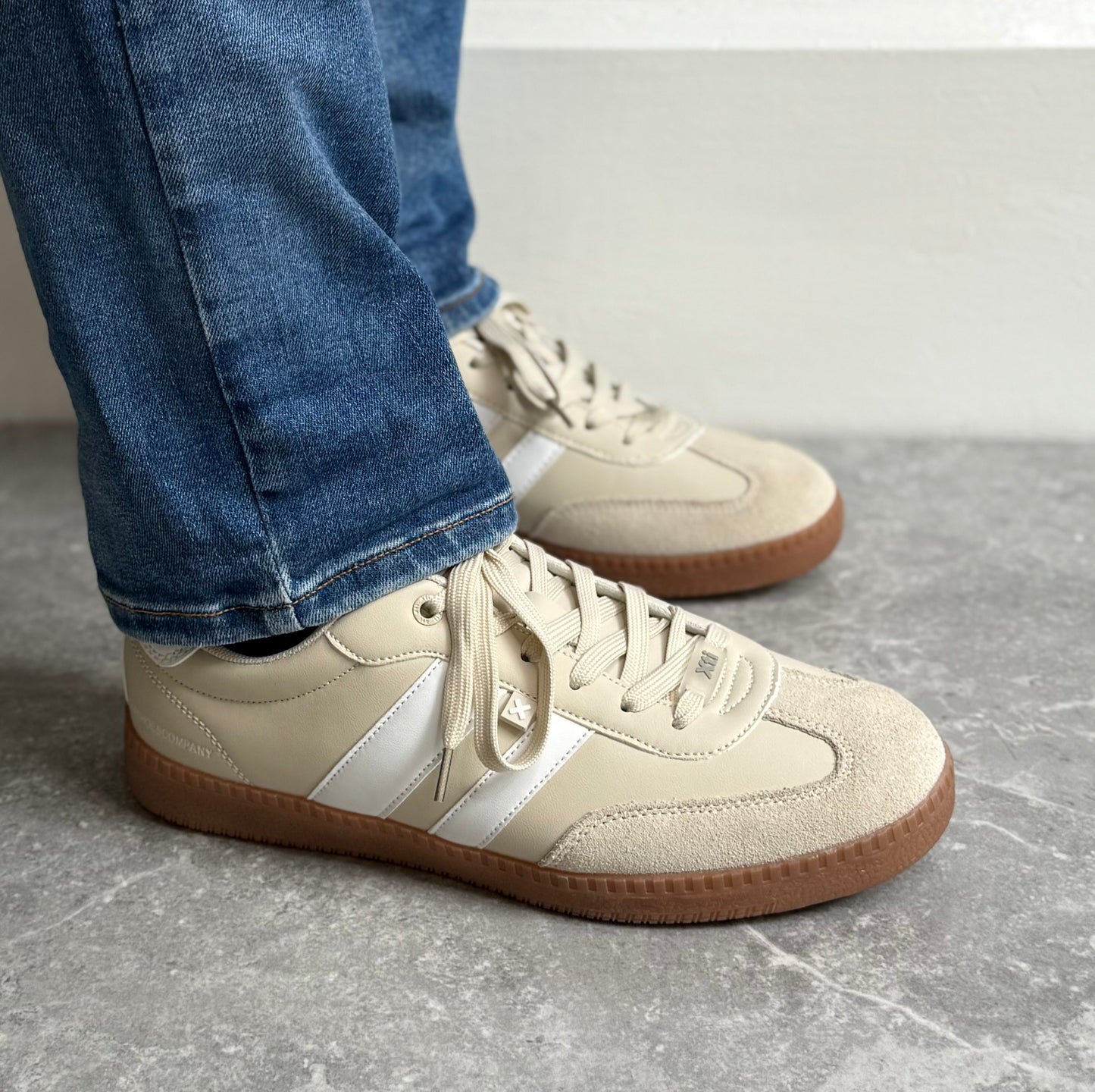 Xti - Men's Beige Side Stripe Leather Trainer