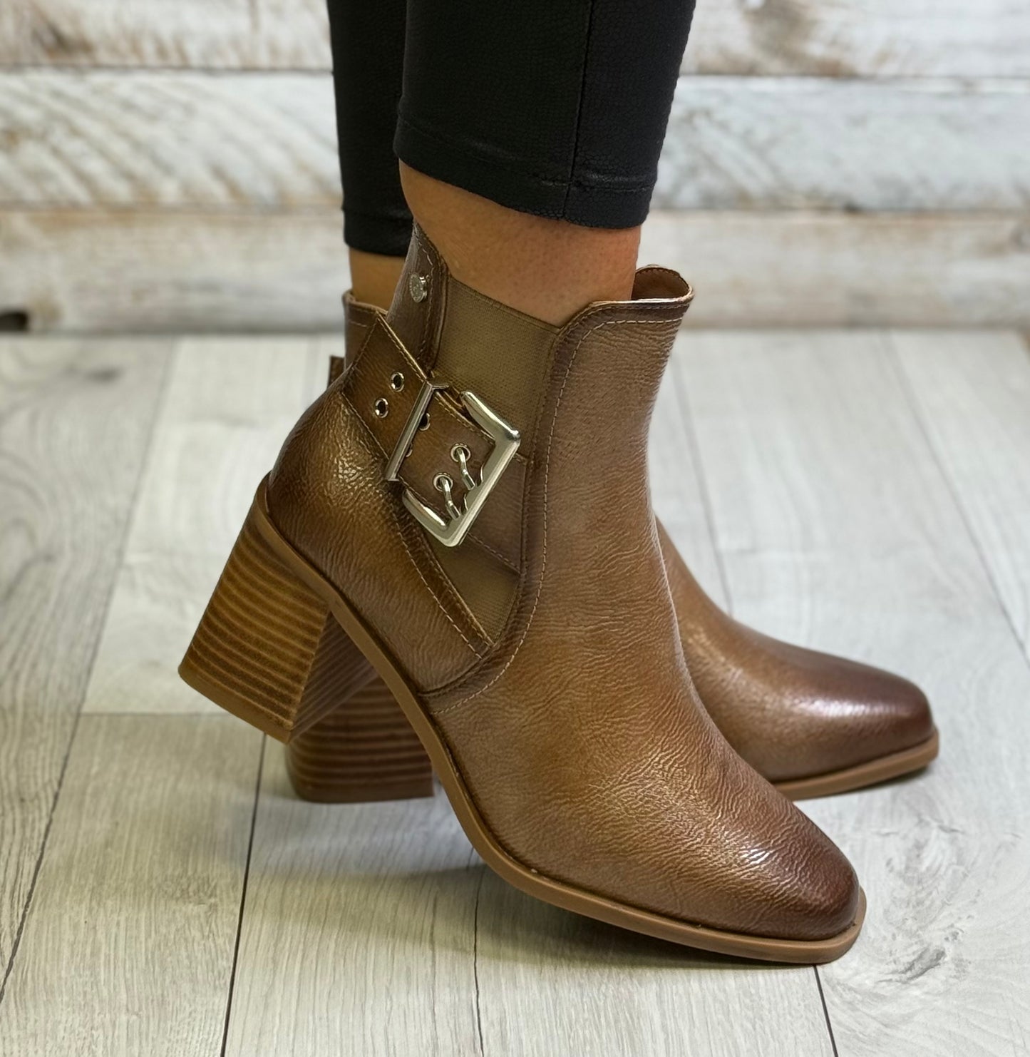 Xti - Taupe Patent Block Heel Boot