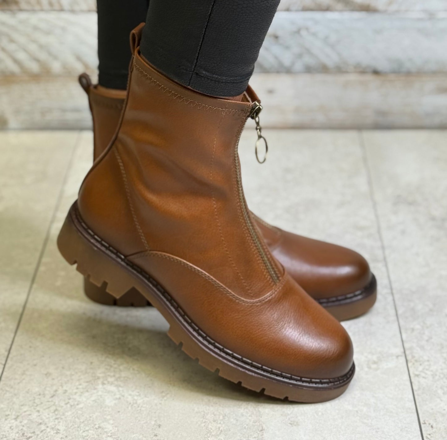 Patrizio Como - 'Innsbuck' Caramel Front Zip Detail Boot