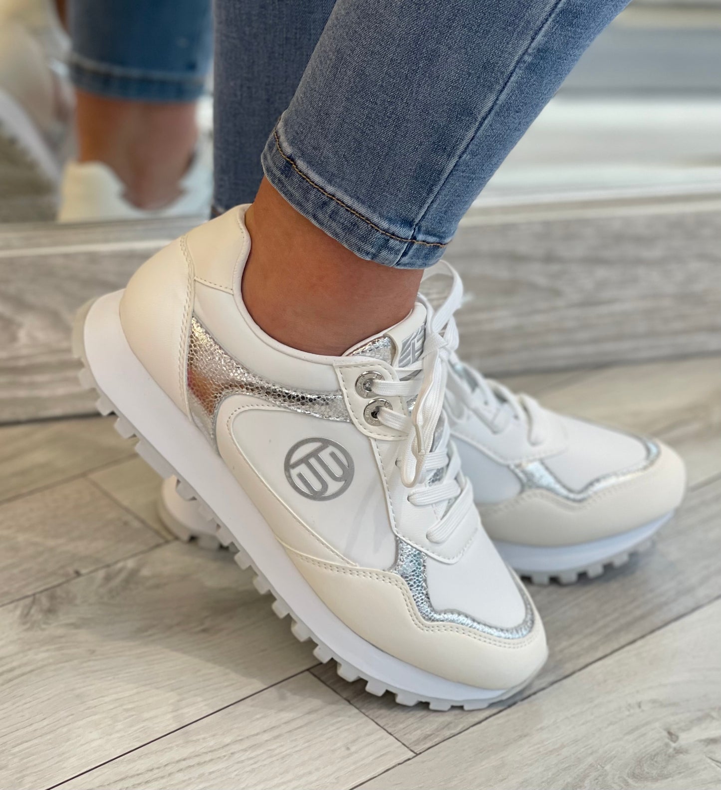 Bagatt- Off White/Silver Trainer