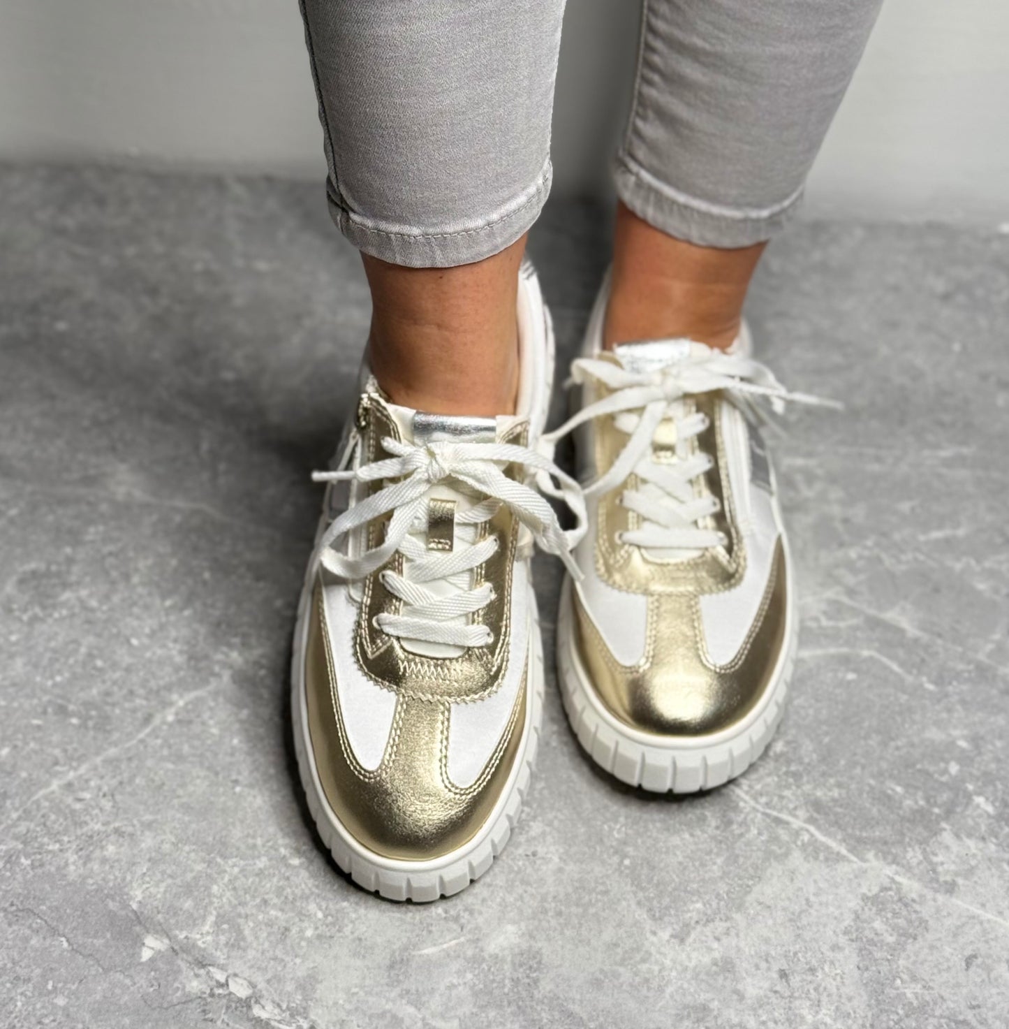 Tamaris Comfort - Gold/Silver Metallic Trainer