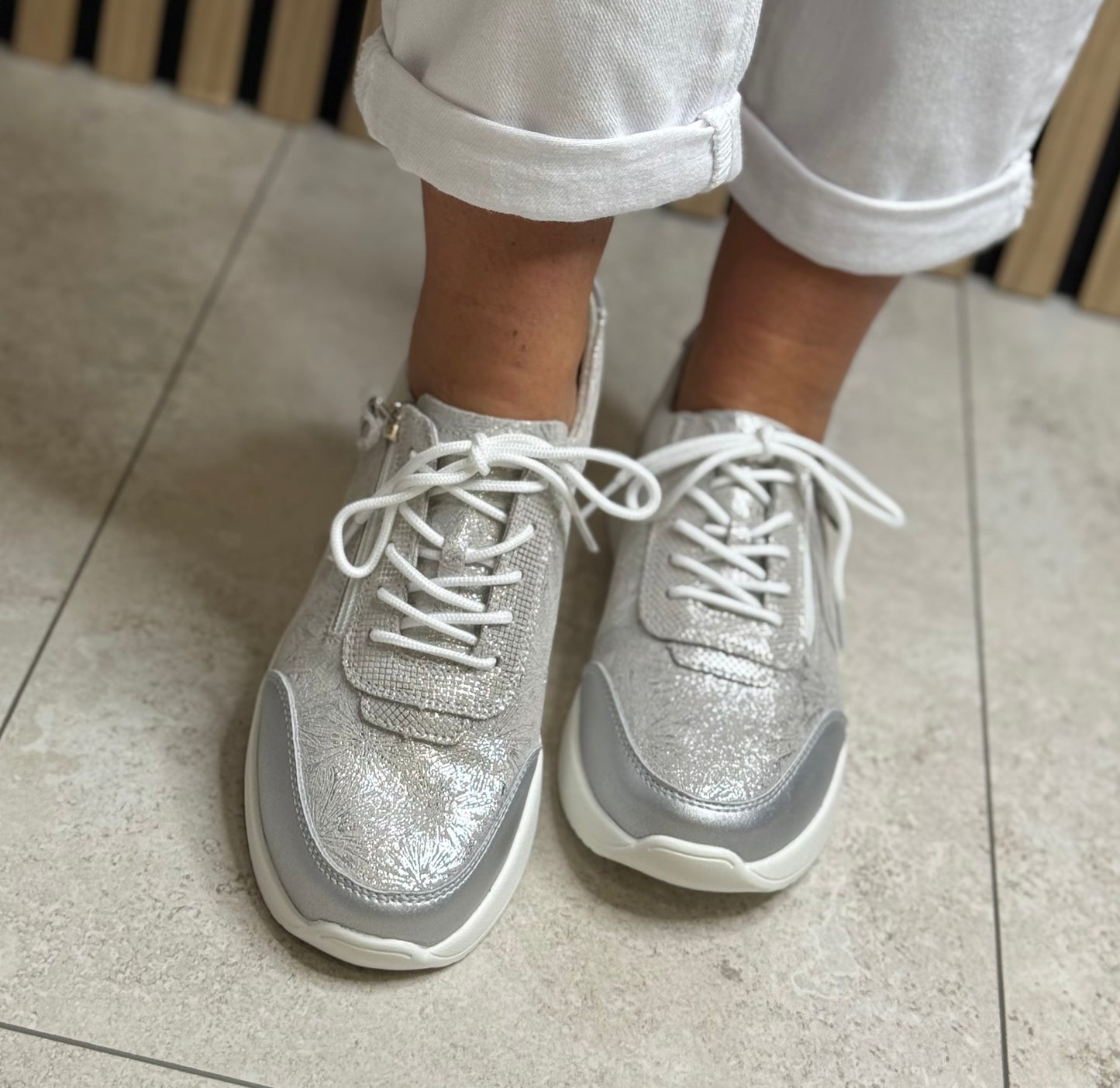 Redz - Silver Floral Side Zip Trainer