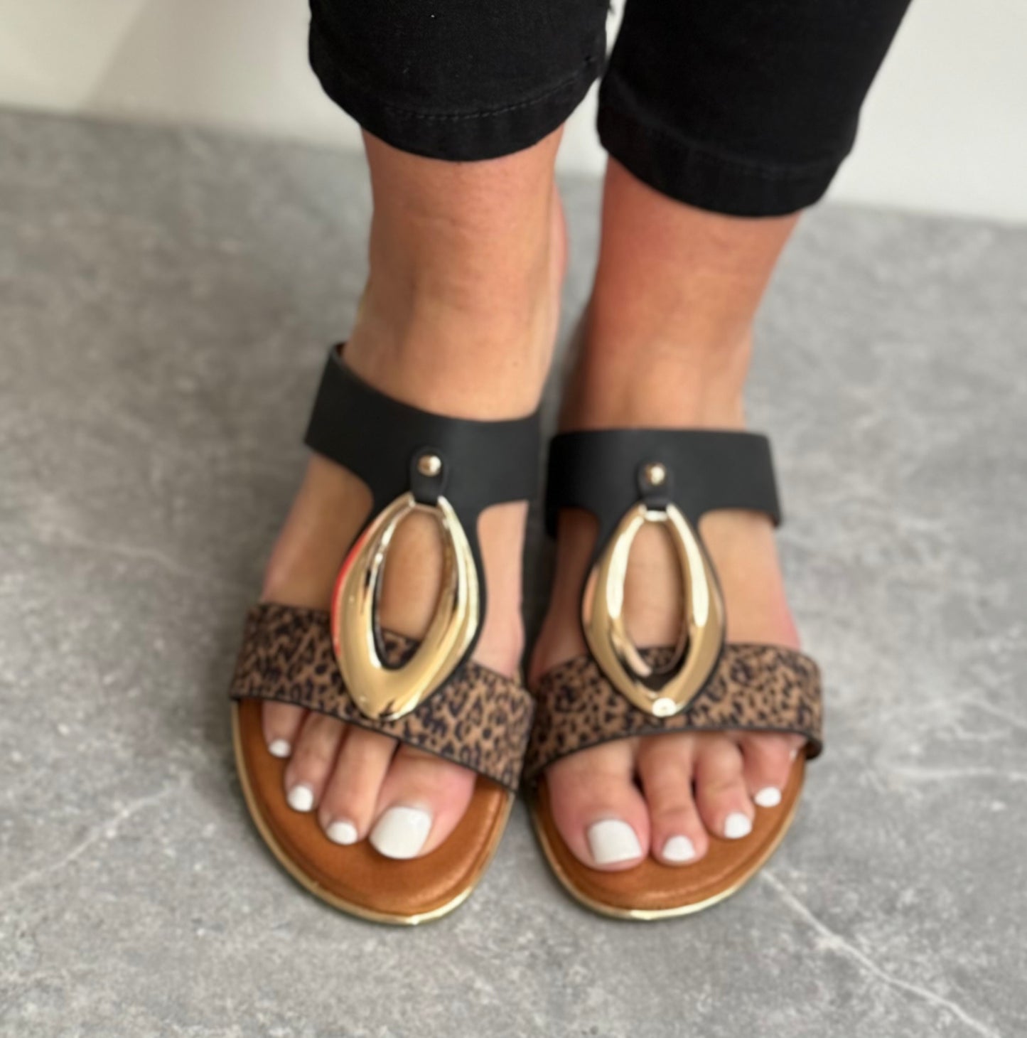 Lunar - 'Paradise' Black Sandal