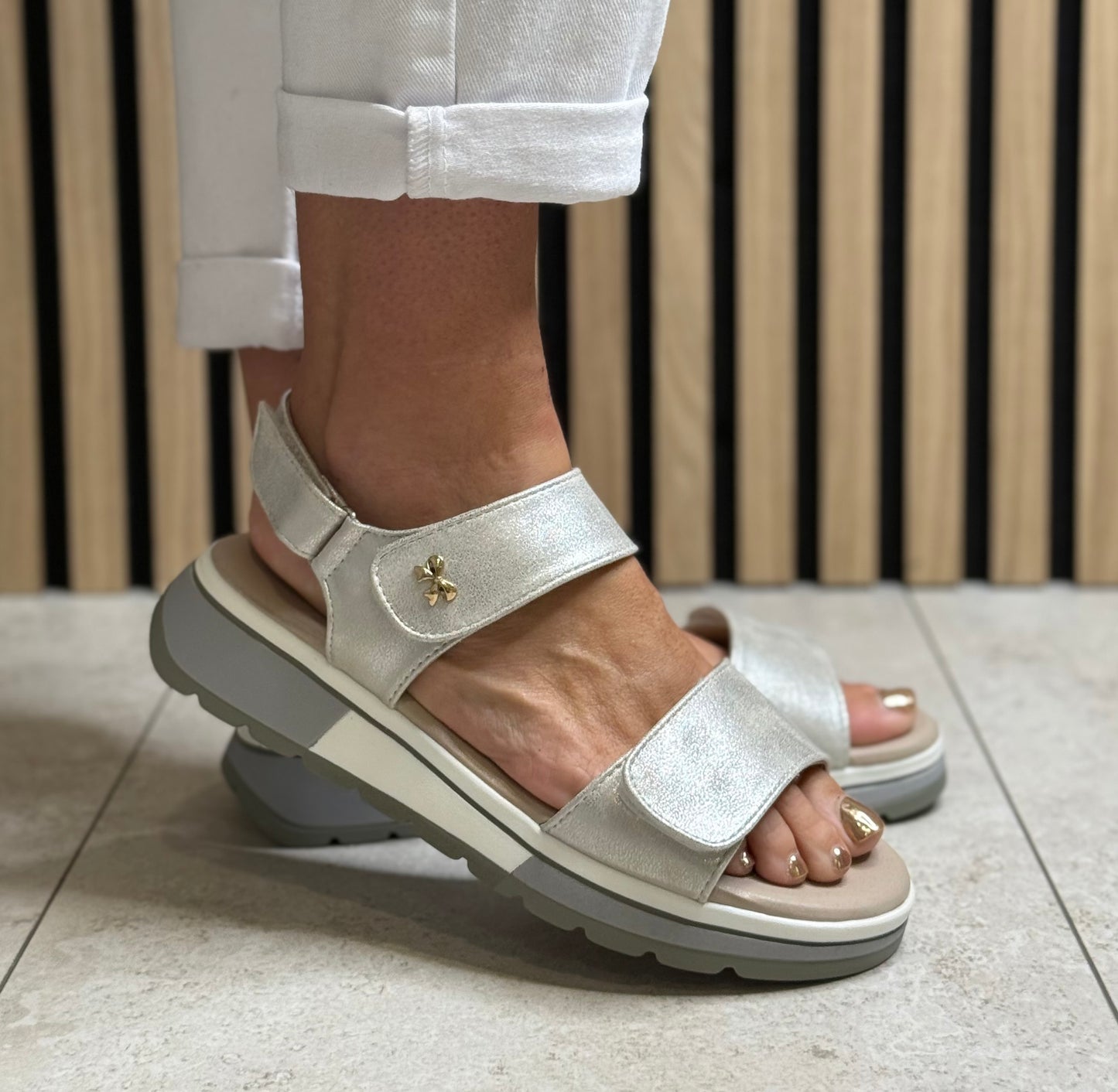 Redz - Silver Velcro Strap Sandal