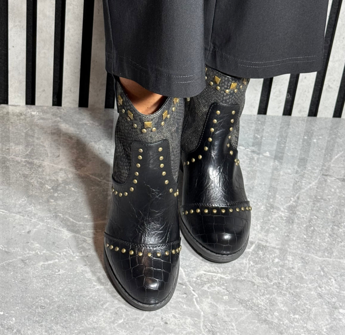 Mustang - Black Snake/Stud Detail Heeled Boot