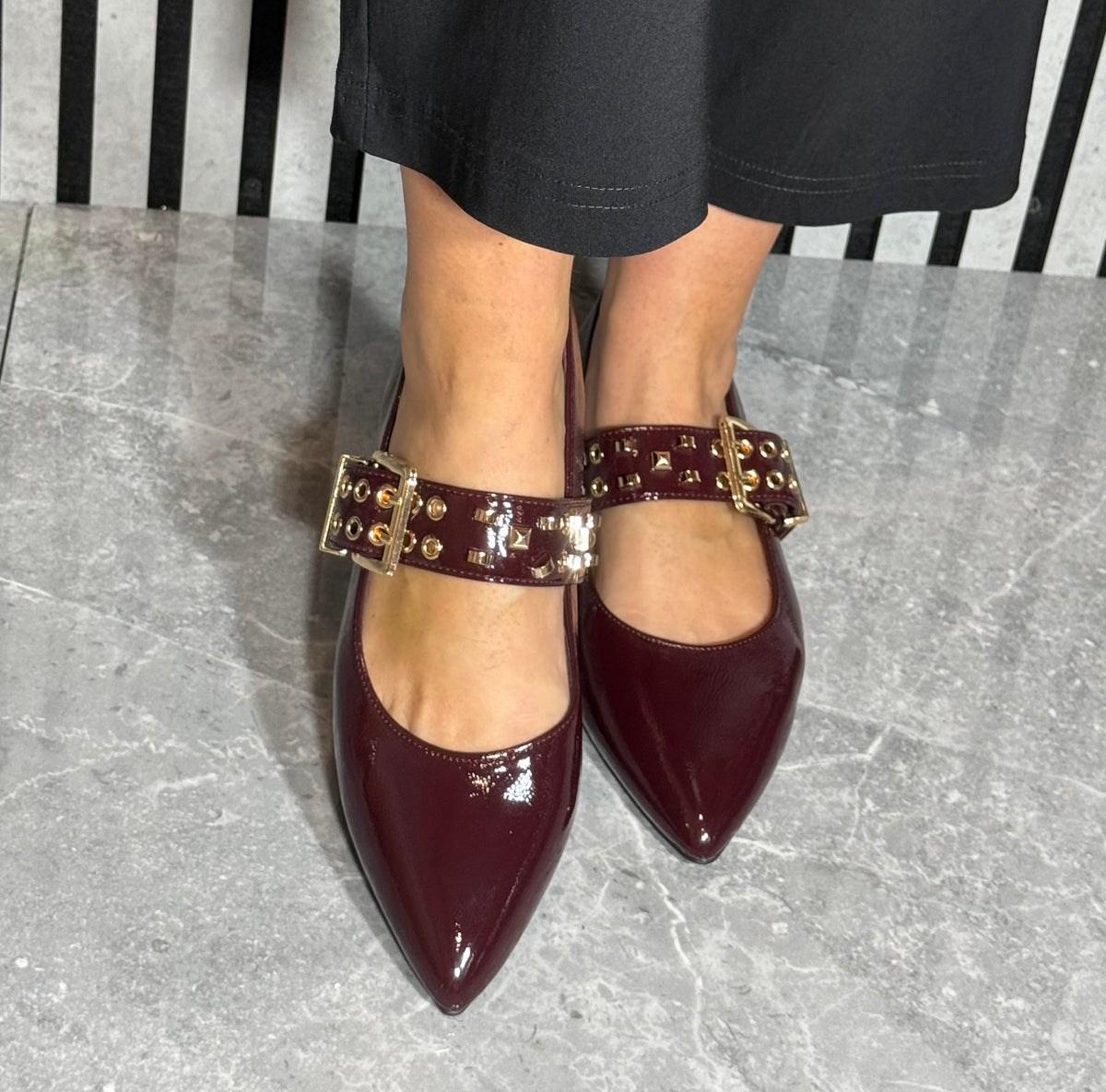 Xti - Burgundy Patent Buckle Detail Pointed Shoe (146418)