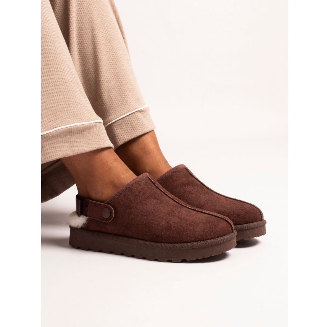 Lunar - 'Odessa' Dark Brown Slipper