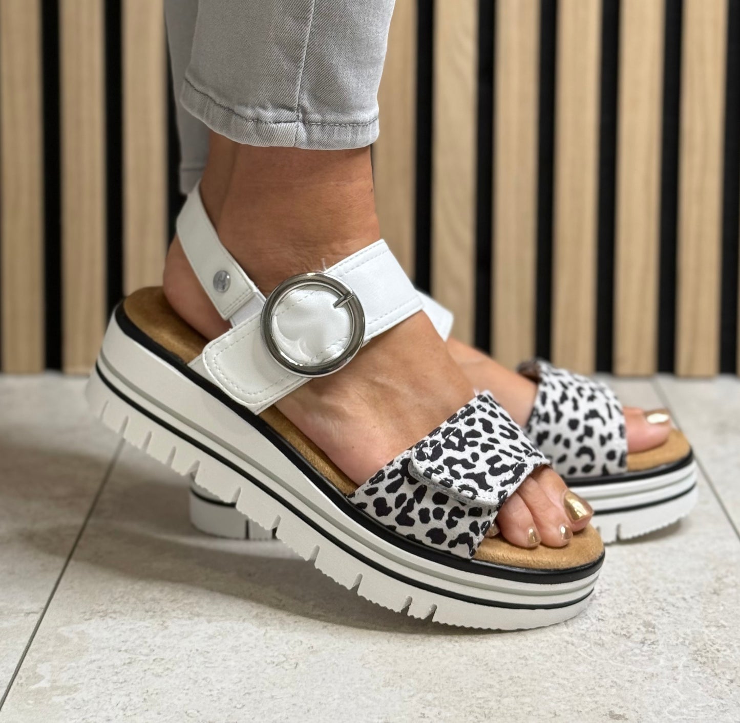 Lunar - 'Ronda' White Combo Sandal