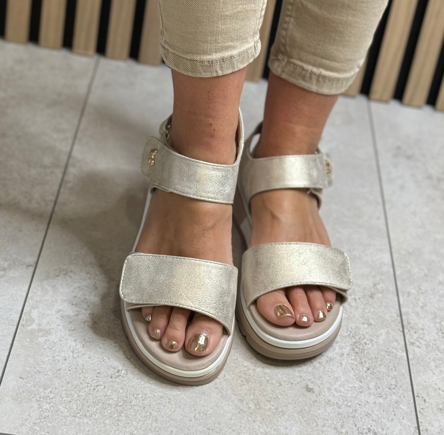 Redz - Gold Velcro Strap Sandal