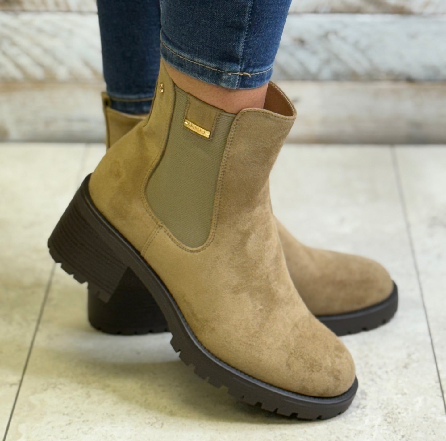 Patrizio Como - 'Loreto' Beige Block Heel Boot