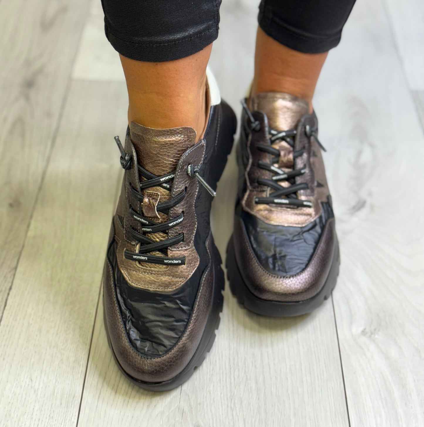 Wonders - A-2491 Black/Bronze Combo Leather Trainer