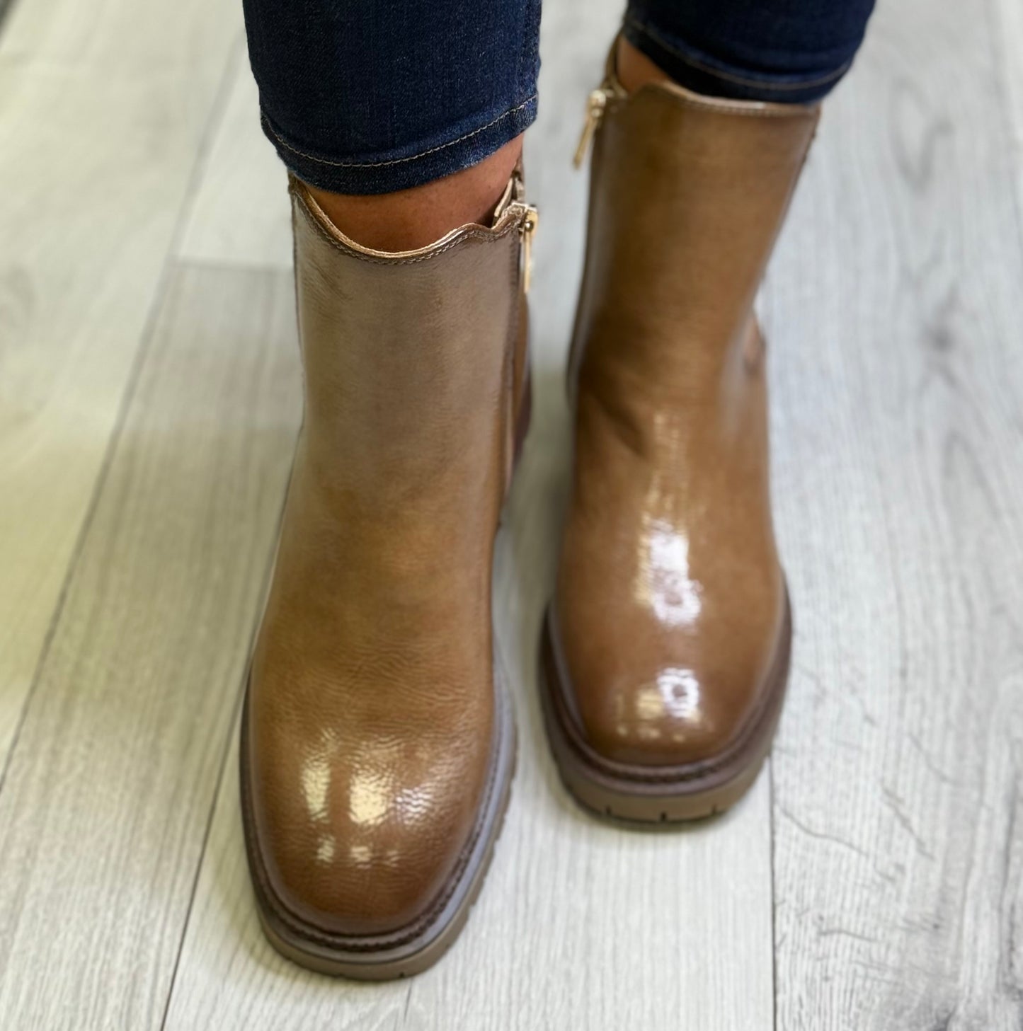 Xti - Brown Patent Gusset Boot (144277)