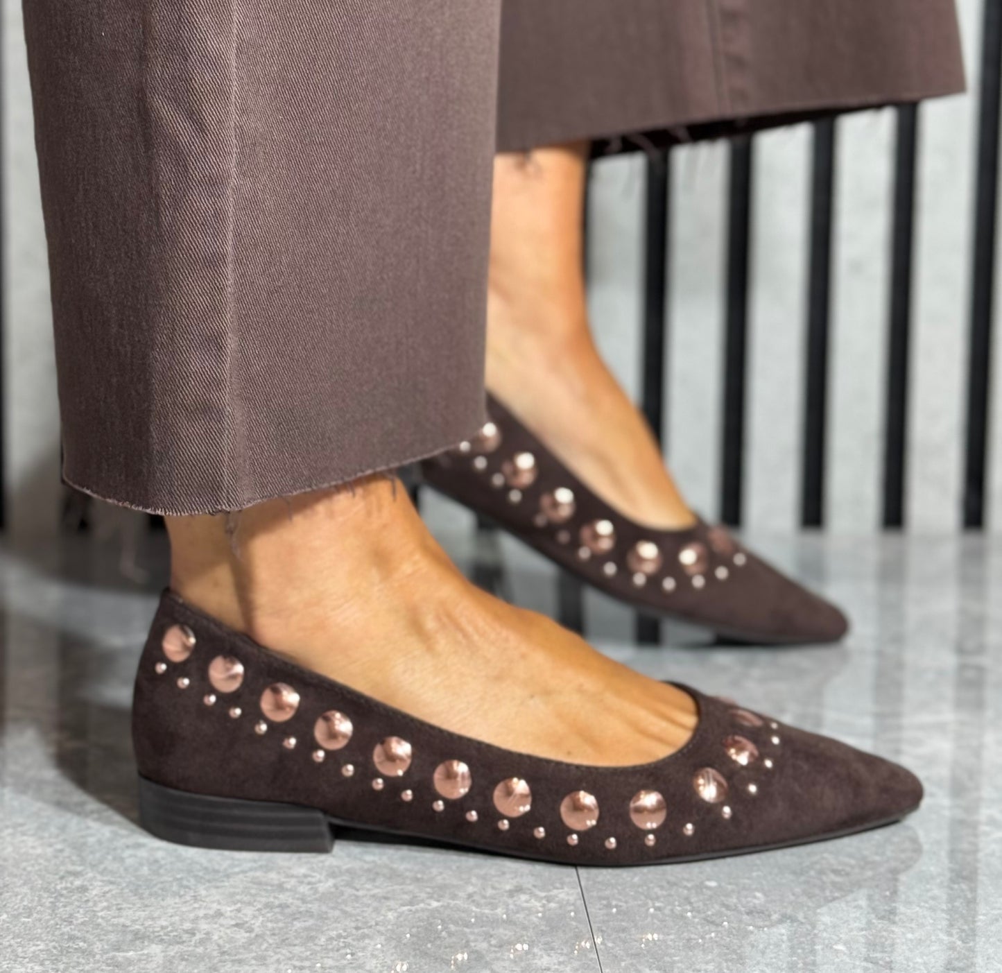 Xti - Brown Stud Detail Pump (146223)