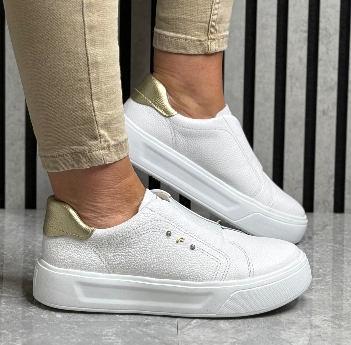 Pegada - White/Gold Slip On Leather Trainer