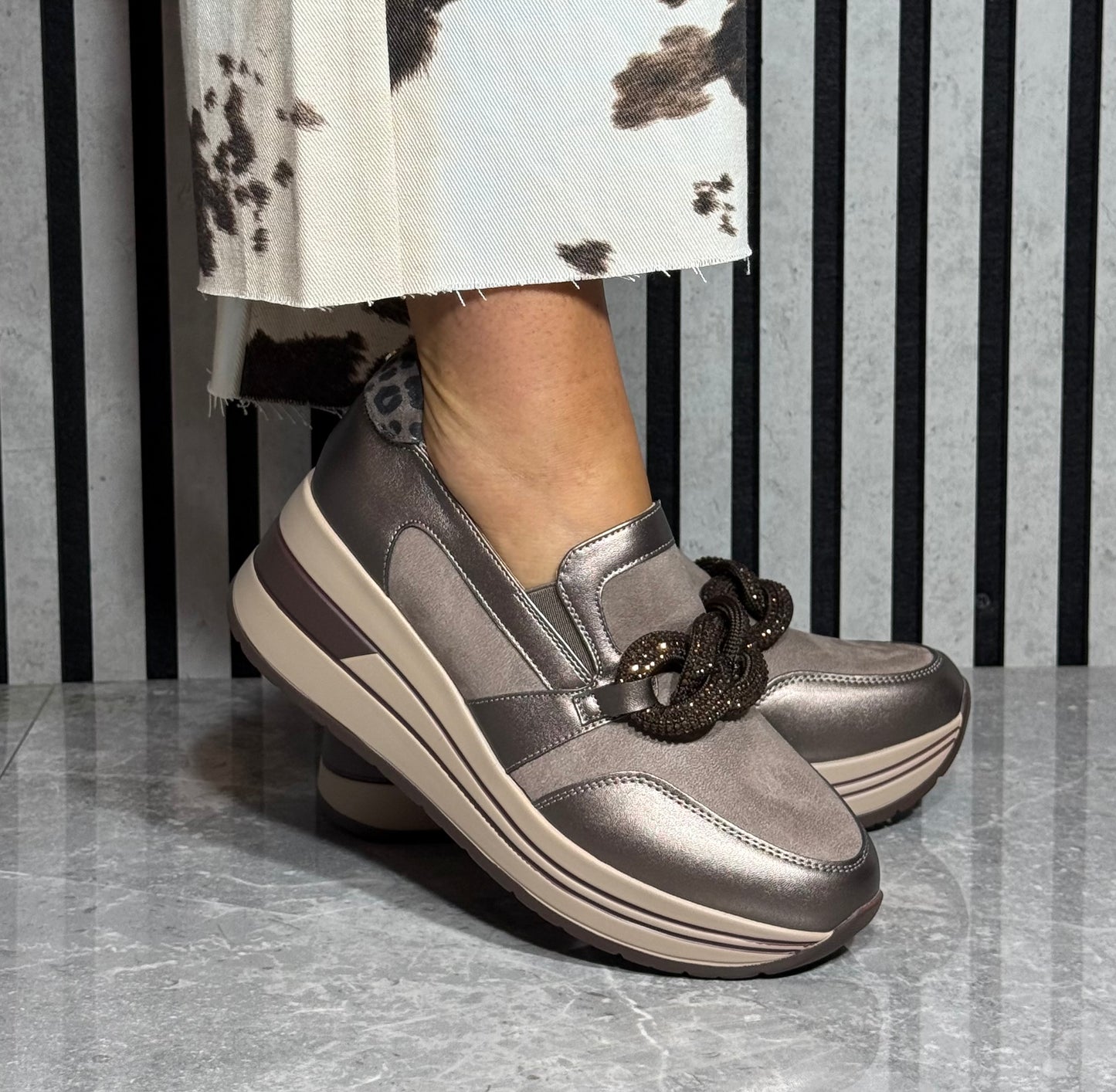 Zanni & Co - 'Suxiang One' Graphite Luxe Wedge Loafer