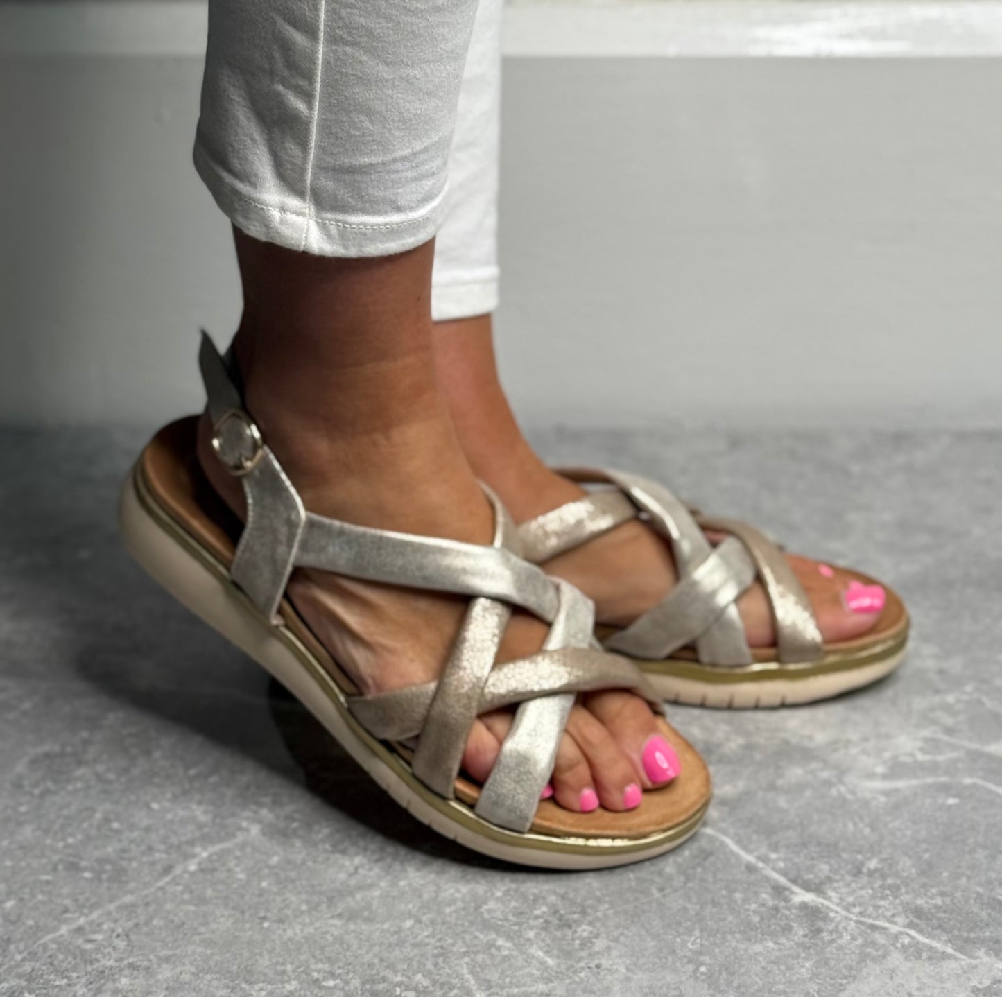 Lunar - 'Roma' Gold Sandal