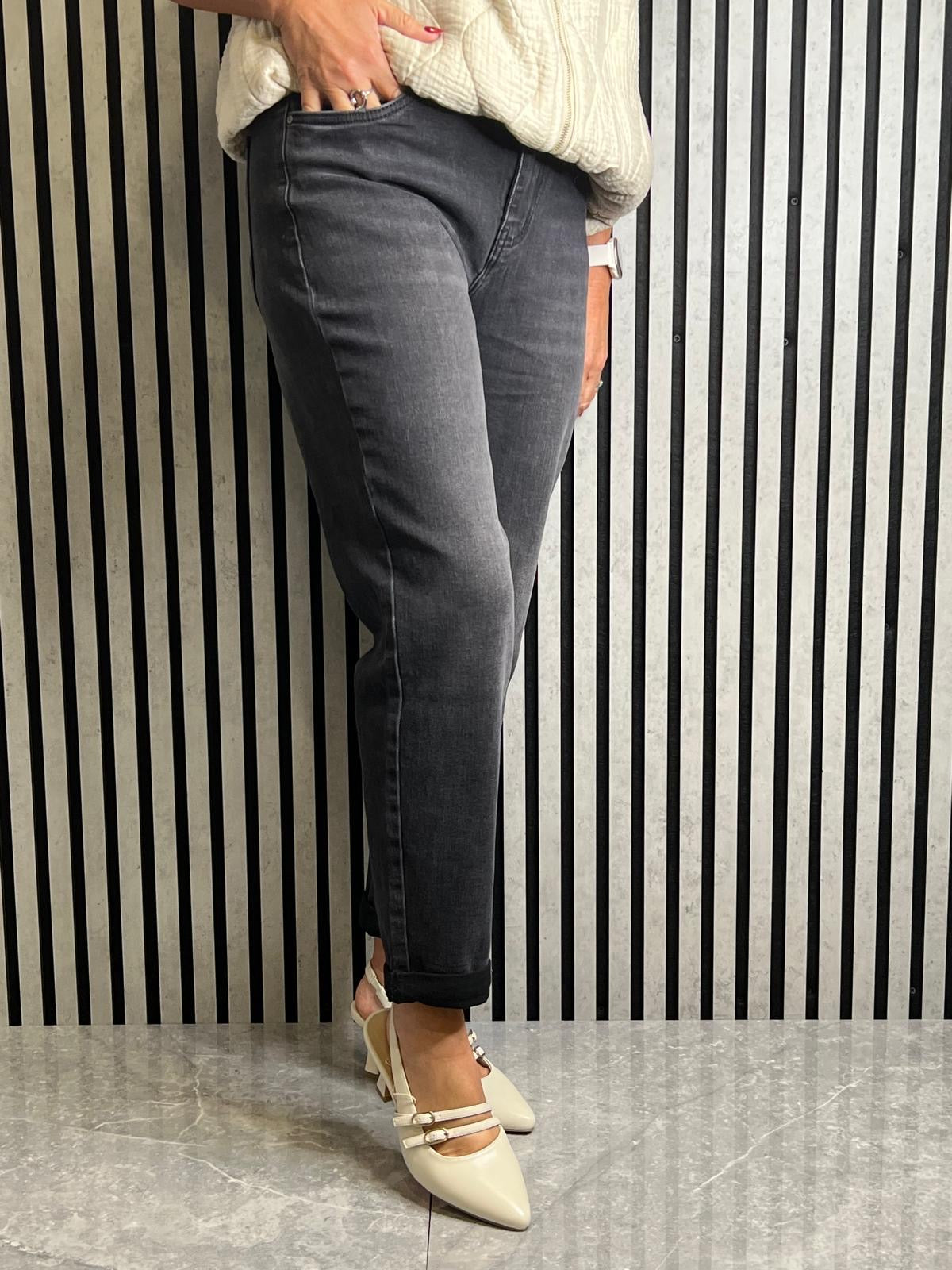 Charcoal Wash Mom Jean