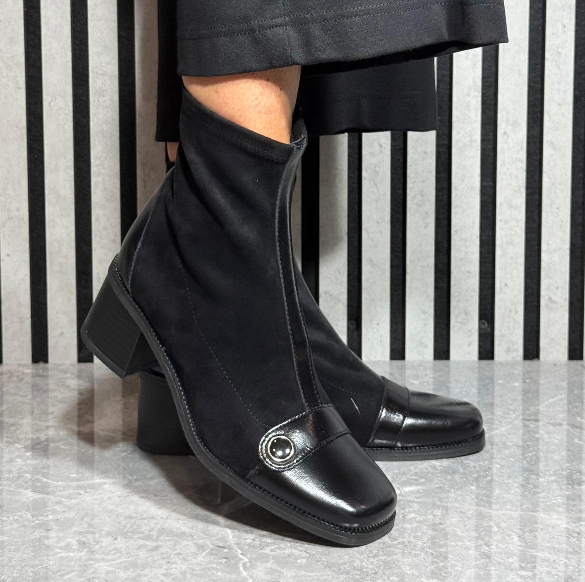 Patrizio Como - 'Serri' Black Detailed Suede Ankle Boot