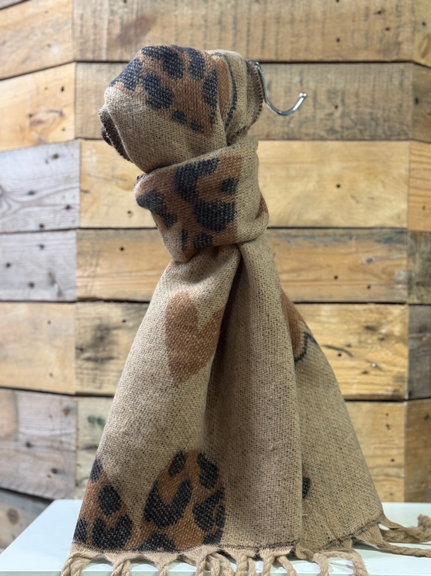 hannah k - Taupe Heart Detail Scarf