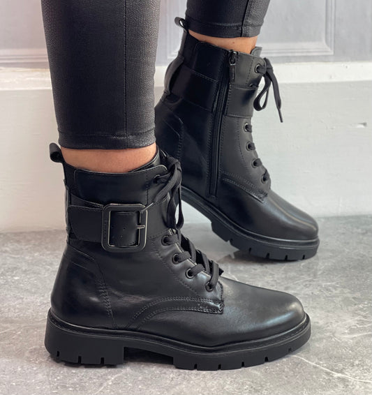 Tamaris Comfort - Black Strap Detail Leather Boot