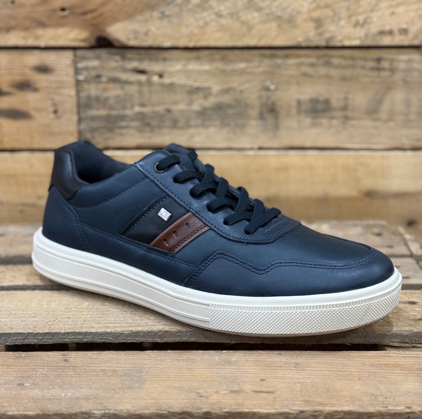 Pegada Mens - Navy Side Stripe Leather Trainer