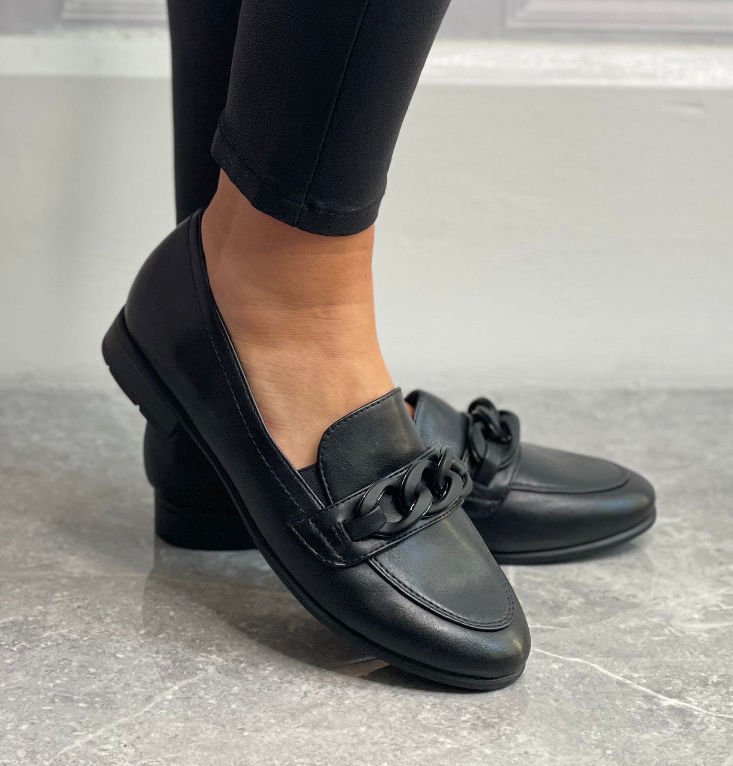 Jana - Matt Black Softline Loafer