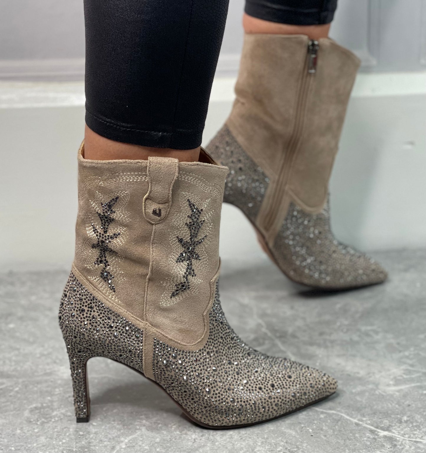 Una Healy - 'Rainwater' Urban Nature Cowboy Boot