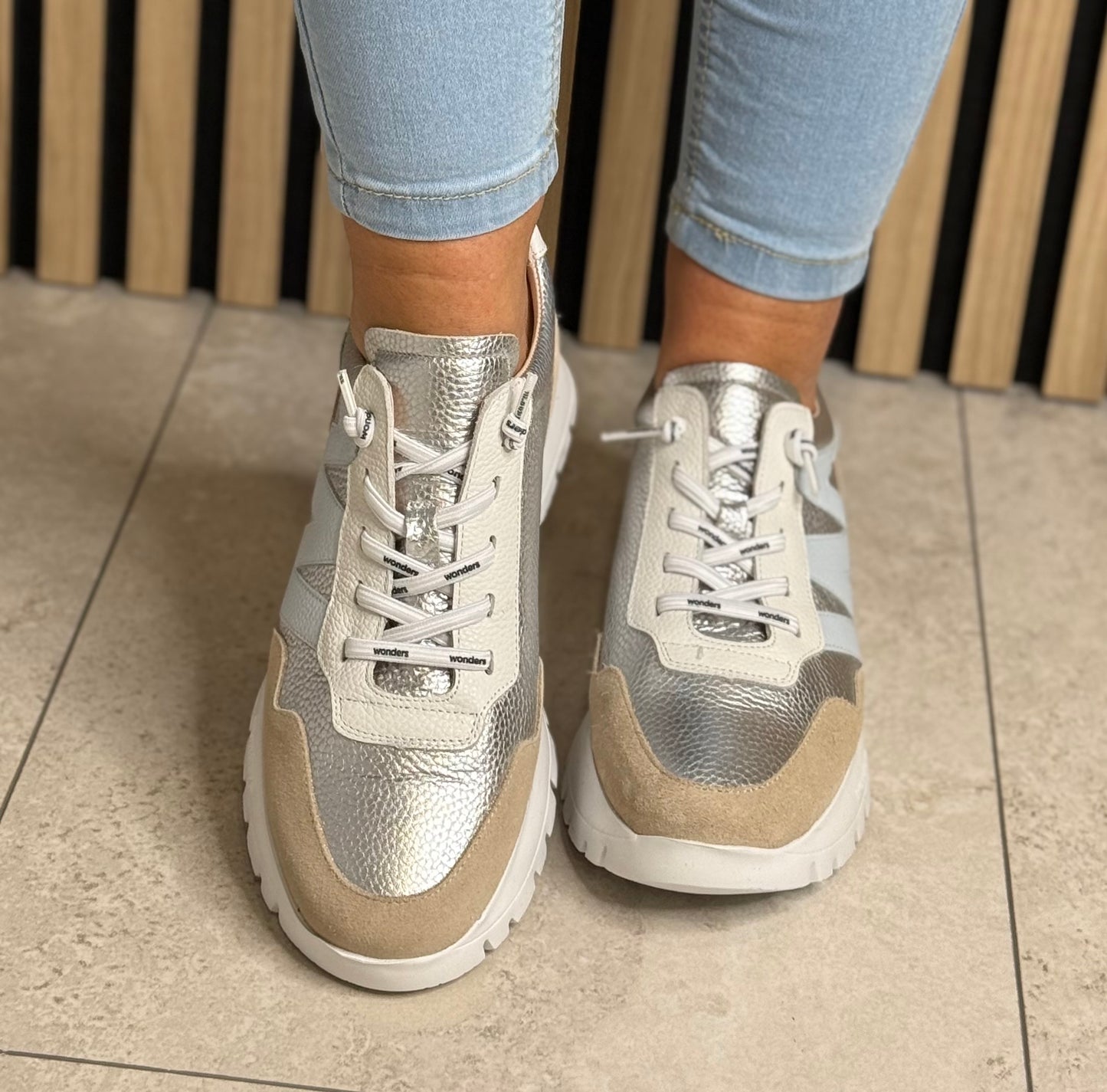 Wonders - A-24101 Beige/Max/Plata Trainer
