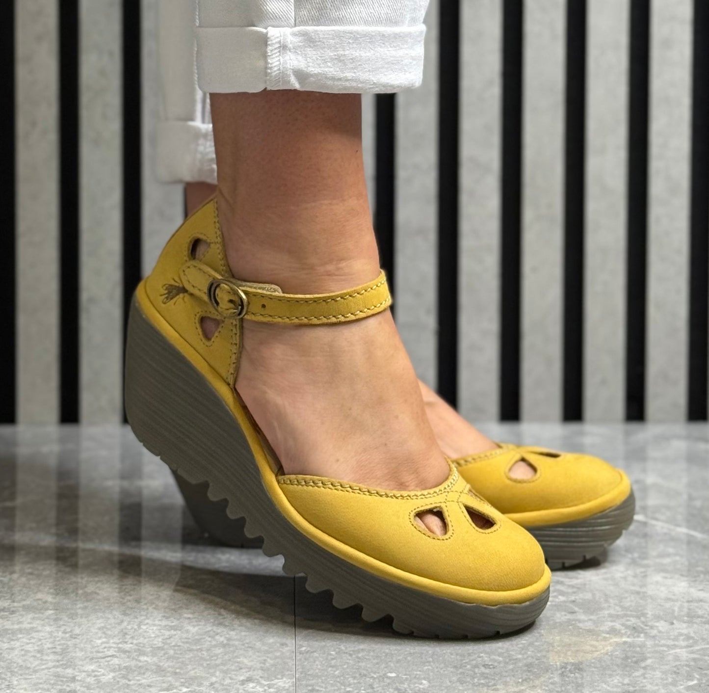 Fly London - Bumblebee Sandal (YUNA)