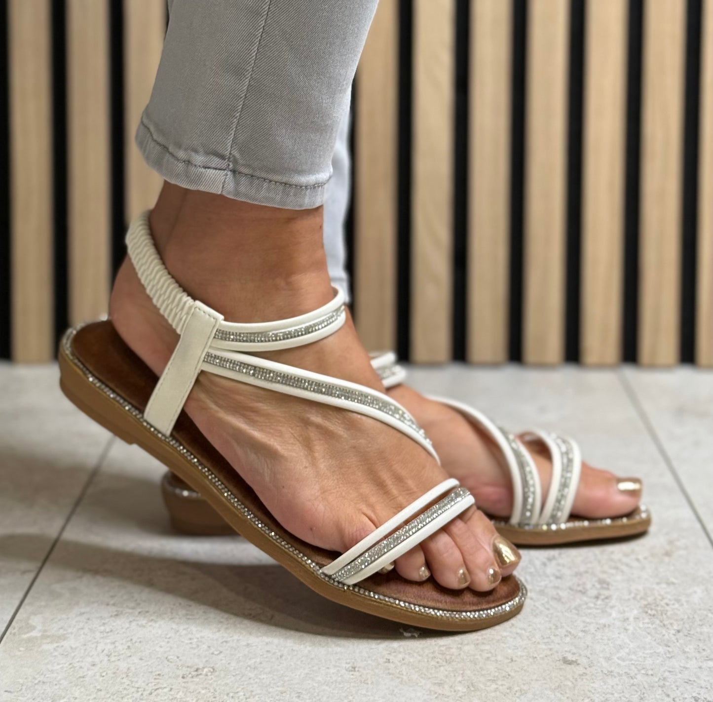 Lunar - 'Aruba' White Sandal