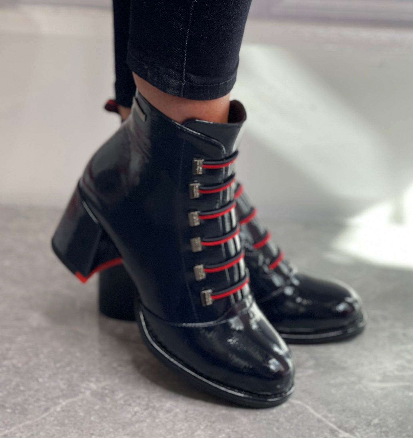 Redz - Navy Patent Block Heel Boot