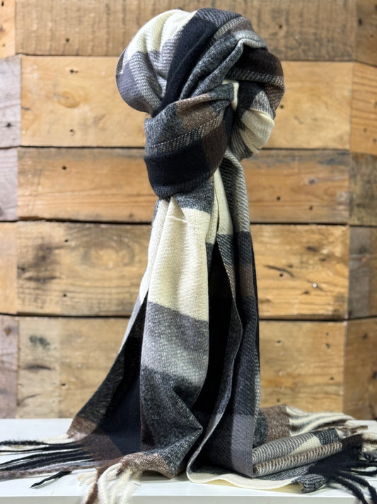 hannah k -   Black/Cream Checked Scarf