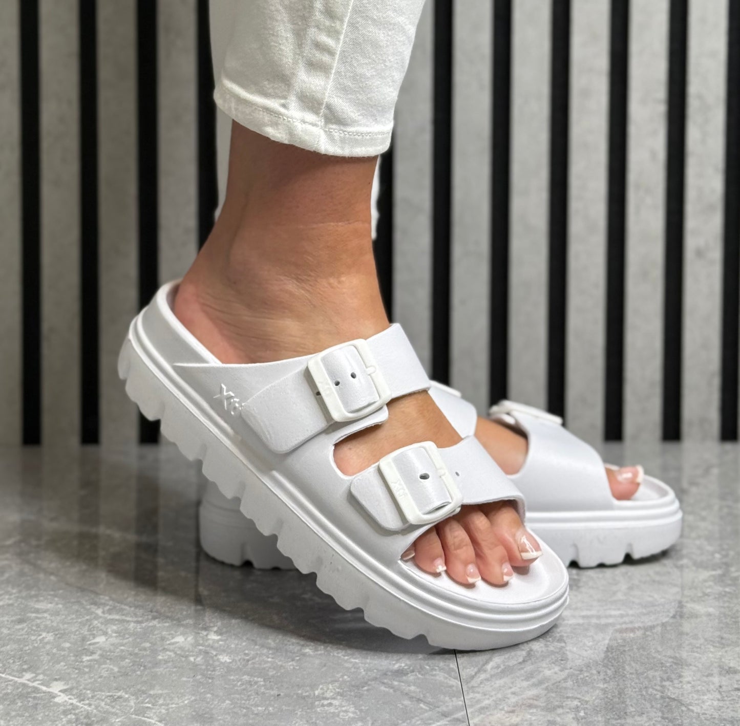 Xti - White Double Strap Slider (142550)