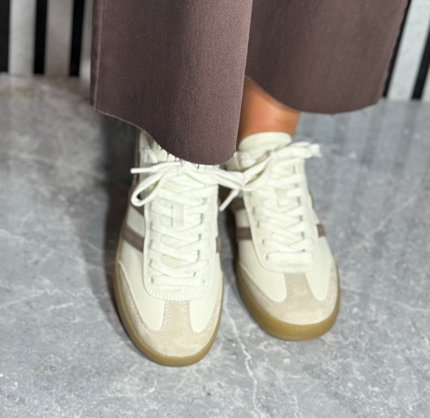 Gola - 'Viper Leather' Off White/Bone/Otter Gum Sole Trainer