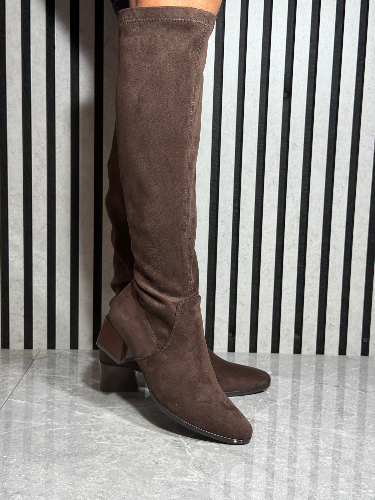 Patrizio Como - 'Emmetton ' Chocolate Long Suede Boot