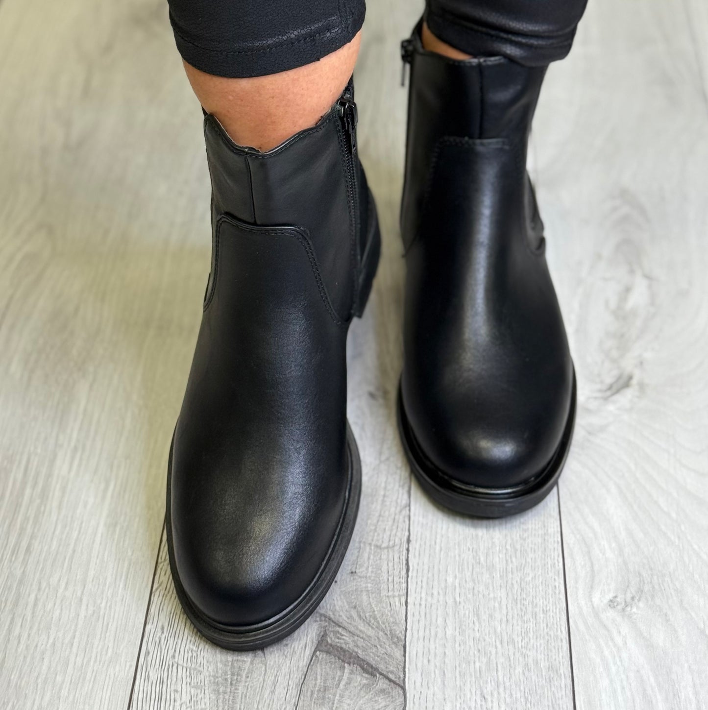 Jana - Black Softline Chelsea Boot