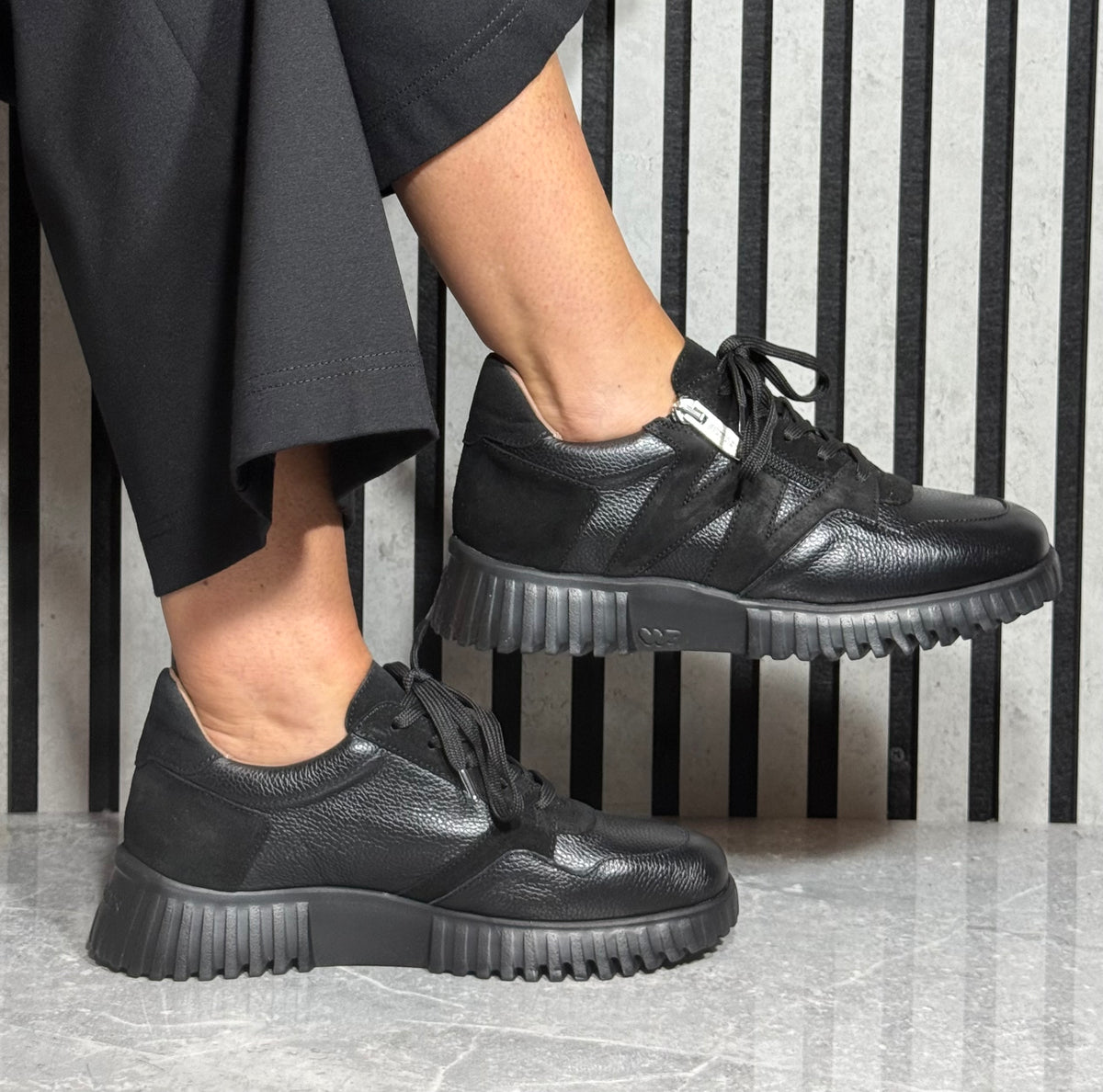Wonders - A-4424  Black Combo Leather Trainer