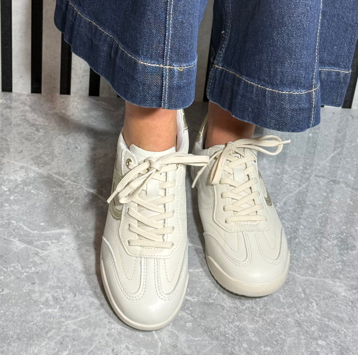 Pegada - Beige Detailed Leather Trainer