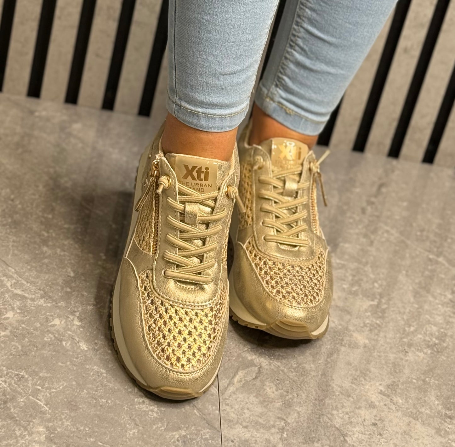 Xti - Gold Metallic Mesh Detail Trainer (145194)