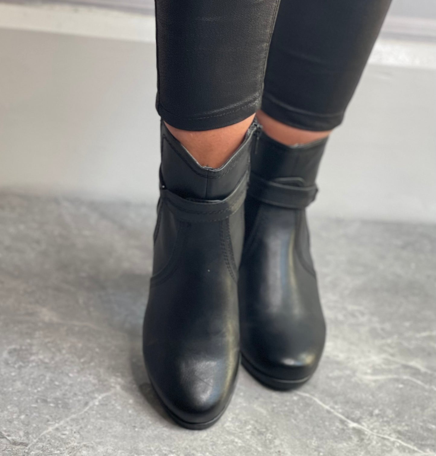 Jana - Black Ankle Boot