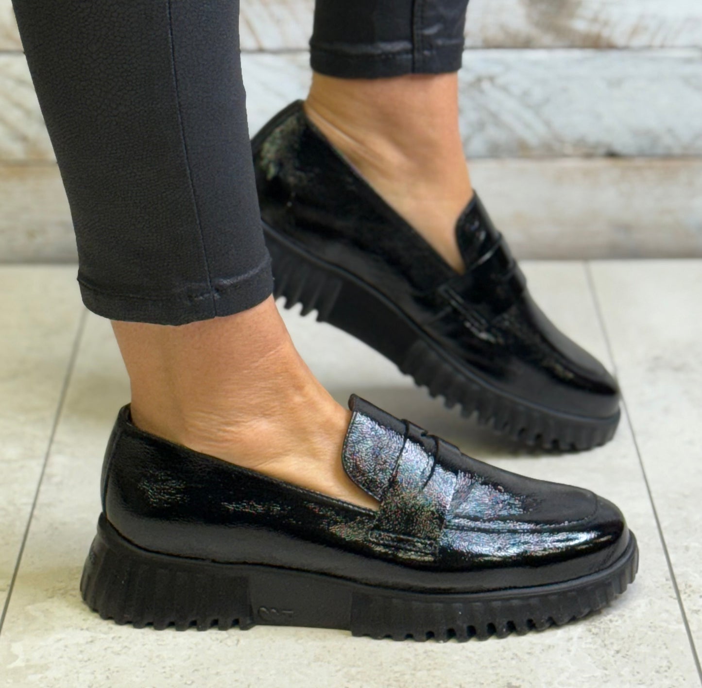 Wonders - A-4402 Black Leather Loafer