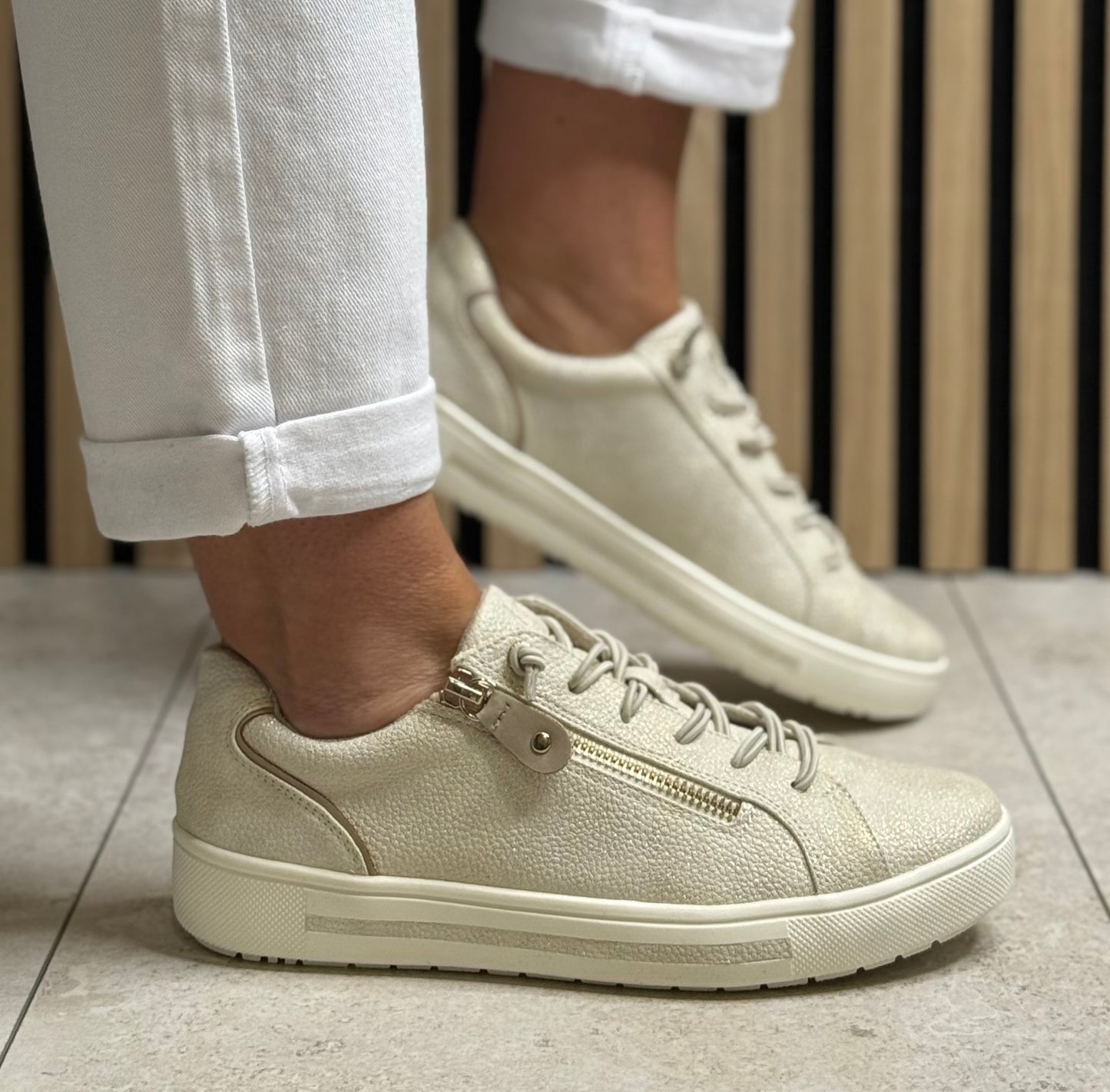 Jana - Cloudy Gold Side Zip Trainer