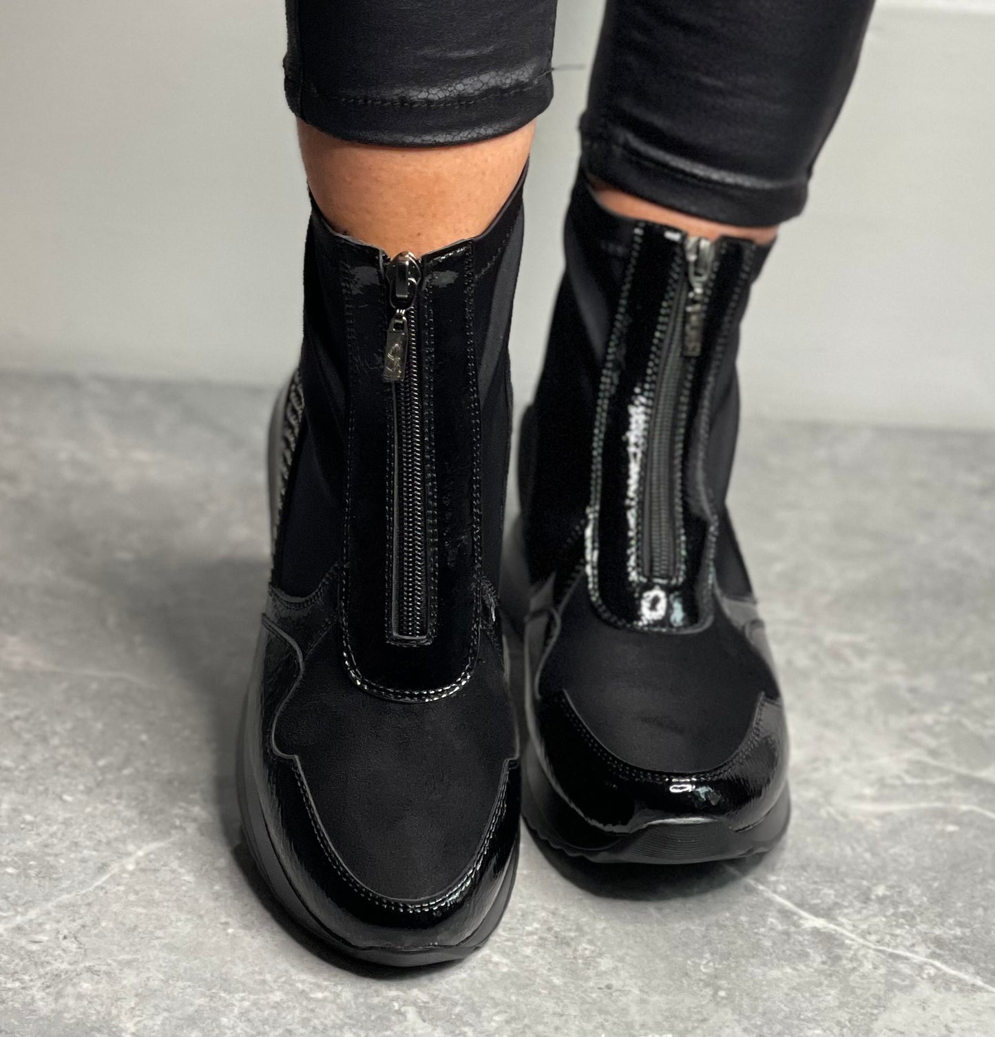 Kate Appleby - ‘Glossop’ Schwarz Mix Trainer Boot