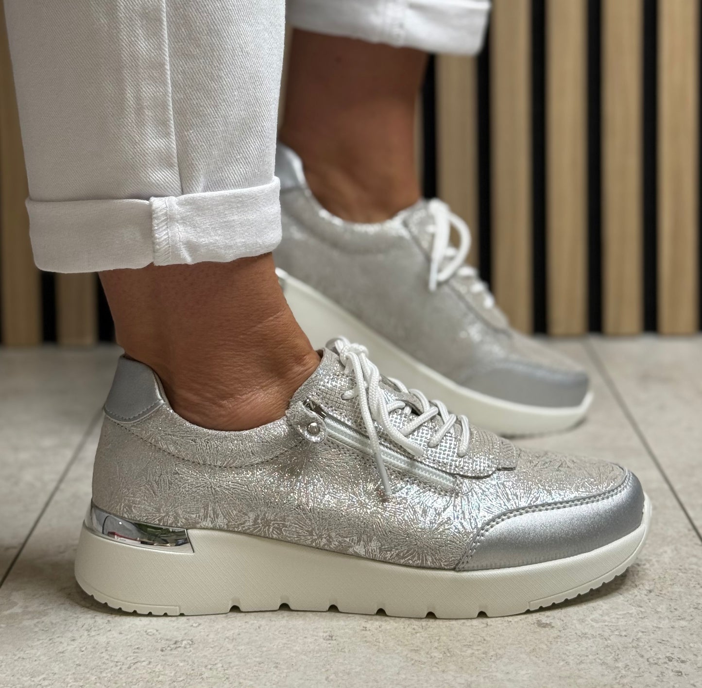 Redz - Silver Floral Side Zip Trainer