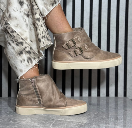 Blowfish - Mushroom Stud Detail Lined Ankle Boot