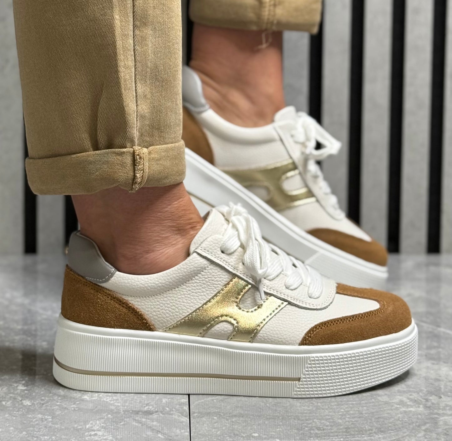 Patrizio Como - 'Parma' White/Tan Leather Trainer